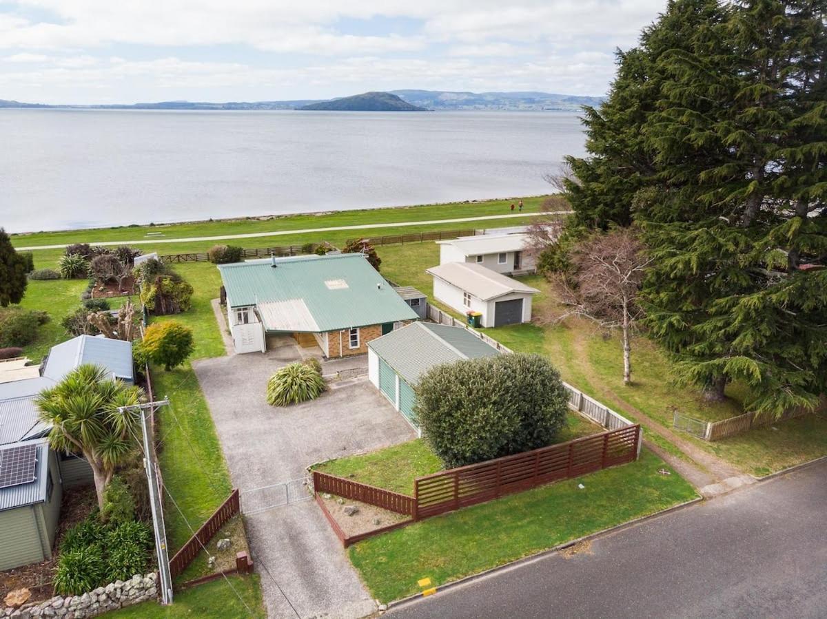 Daydream House, Sunrise, Sunset Views Across Lake Rotorua Exteriör bild